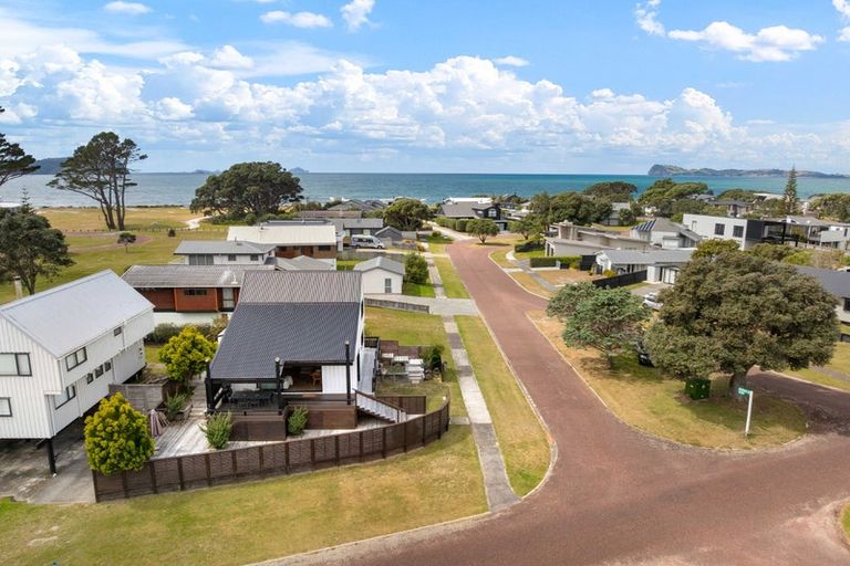 Photo of property in 1 Prescott Place, Pauanui, Hikuai, 3579