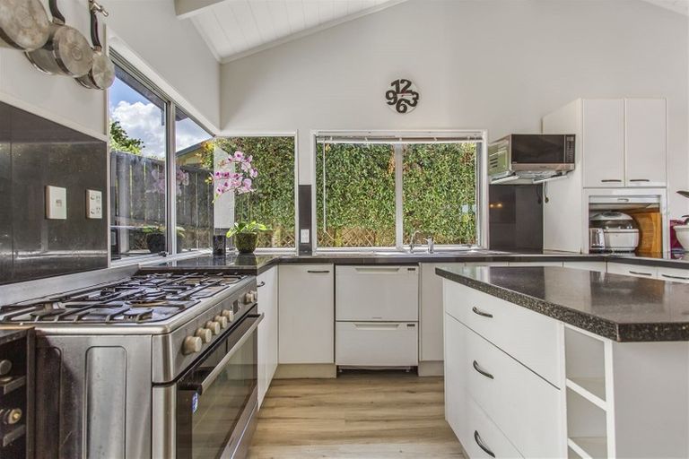 Photo of property in 2 Mabbett Lane, Waimauku, 0883