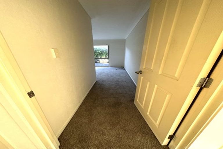 Photo of property in 19 Ballymore Drive, Pinehill, Auckland, 0632