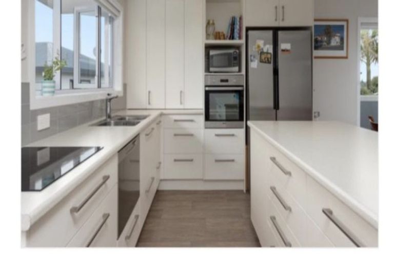 Photo of property in 74 Queen Road, Bellevue, Tauranga, 3110