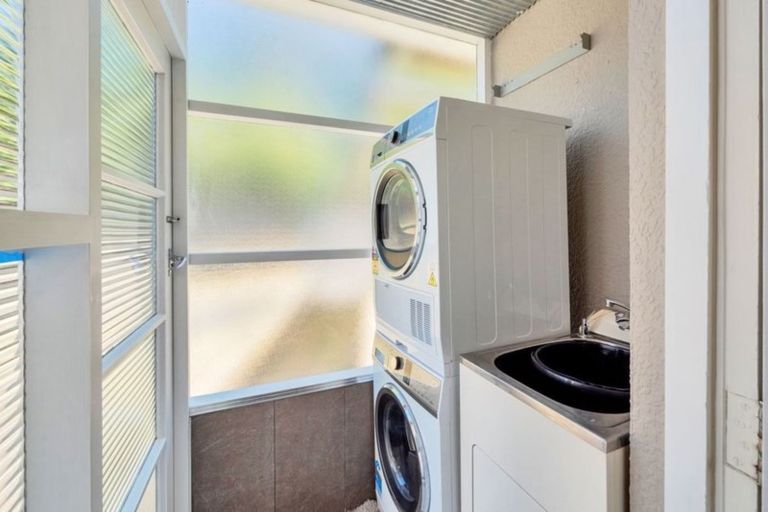 Photo of property in 1/10 Blomfield Spa, Takapuna, Auckland, 0622