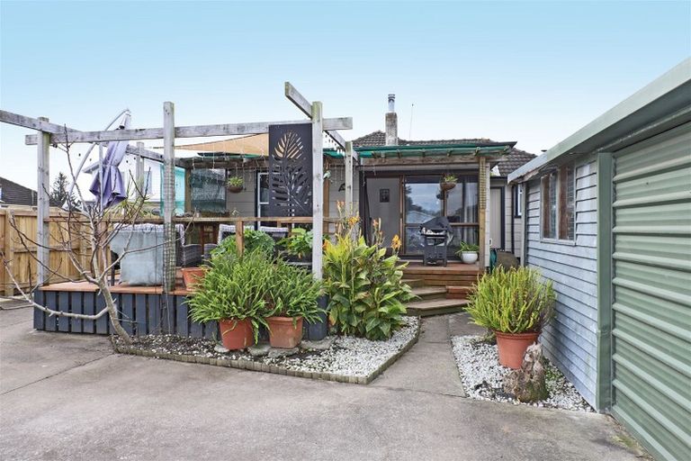 Photo of property in 1011 Hood Street, Mayfair, Hastings, 4122