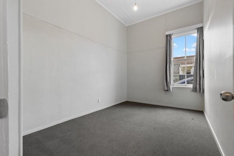 Photo of property in 35 West Street, West End, Palmerston North, 4412