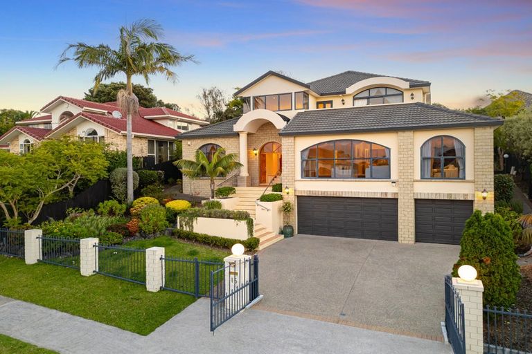 Photo of property in 15 Tumbridge Place, Somerville, Auckland, 2014