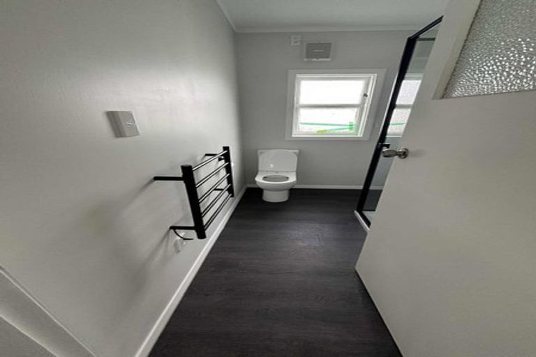 Photo of property in 88 Victoria Street, Carterton, 5713