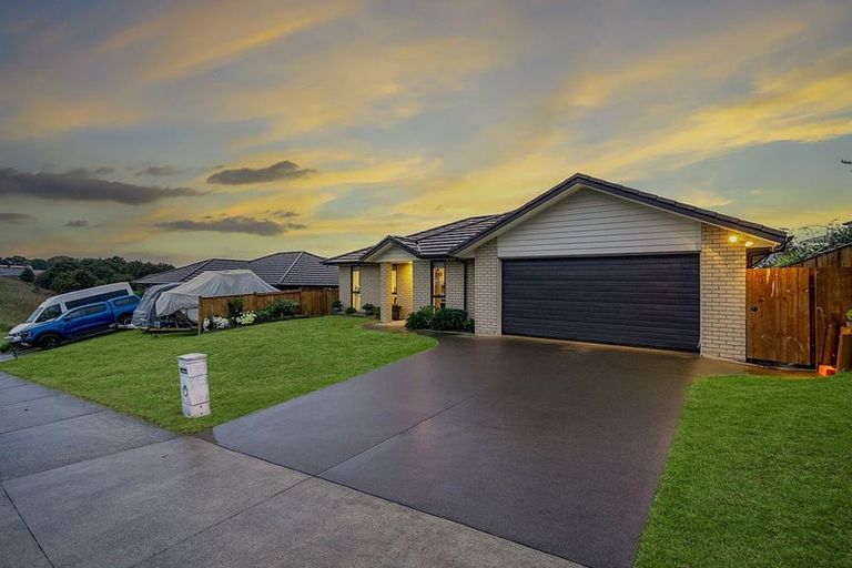 Photo of property in 10 Helenvale Crescent, Pokeno, 2402