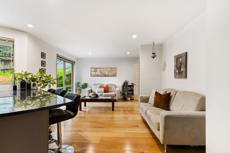 Photo of property in 25 Henry Partington Place, Greenhithe, Auckland, 0632