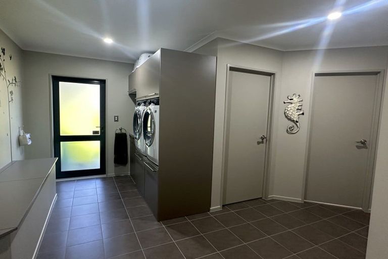 Photo of property in 84 Wilcox Road, Seaward Bush, Invercargill, 9871