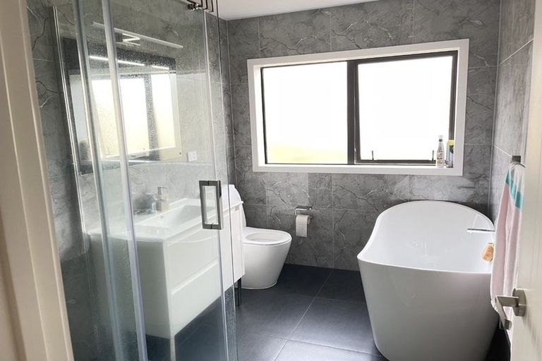 Photo of property in 4 Opouatu Avenue, Glenbrook, Waiuku, 2681