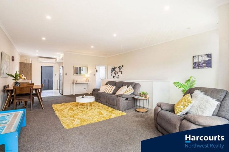 Photo of property in 3 Piko Lane, Hobsonville, Auckland, 0616