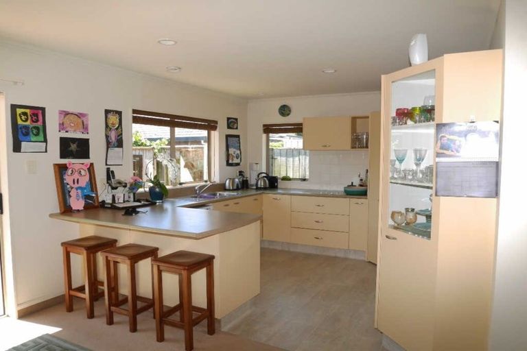 Photo of property in 127 Guildford Drive, Paraparaumu Beach, Paraparaumu, 5032