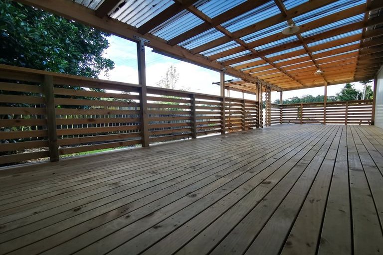 Photo of property in 252 Triangle Road, Massey, Auckland, 0614