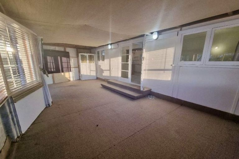 Photo of property in 4 Brian Crescent, Stanmore Bay, Whangaparaoa, 0932