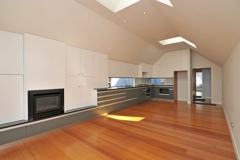 Photo of property in 63 Brougham Street, Mount Victoria, Wellington, 6011