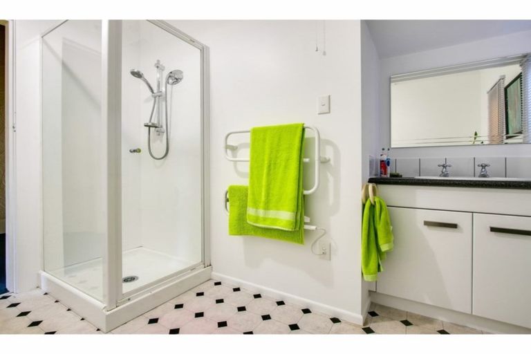 Photo of property in 90 Te Awa Avenue, Te Awa, Napier, 4110