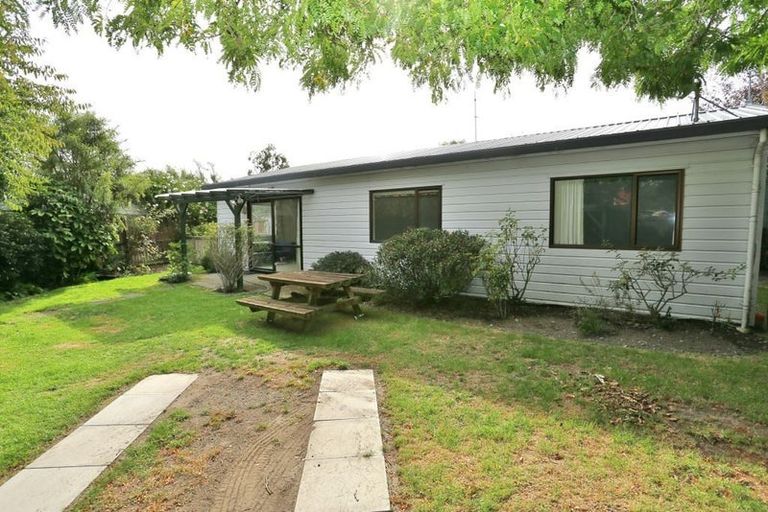 Photo of property in 1/36 Pitcairn Crescent, Bryndwr, Christchurch, 8053