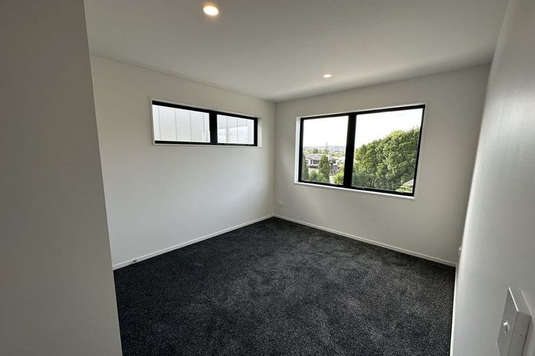 Photo of property in 2b Fields Road, Manurewa, Auckland, 2102