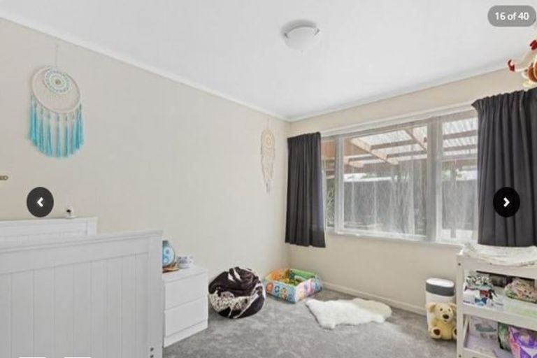 Photo of property in 102 Taikata Road, Te Atatu Peninsula, Auckland, 0610