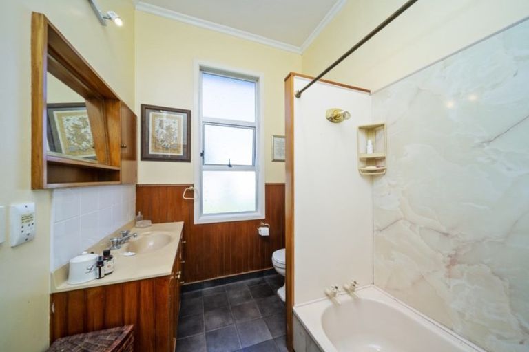 Photo of property in 17 Grey Street, Hawera, 4610