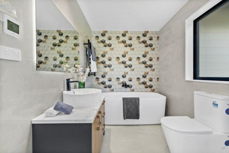 Photo of property in 14 Hughs Way, Flat Bush, Auckland, 2019