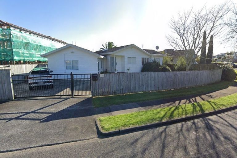 Photo of property in 60 De Quincey Terrace, Highland Park, Auckland, 2010