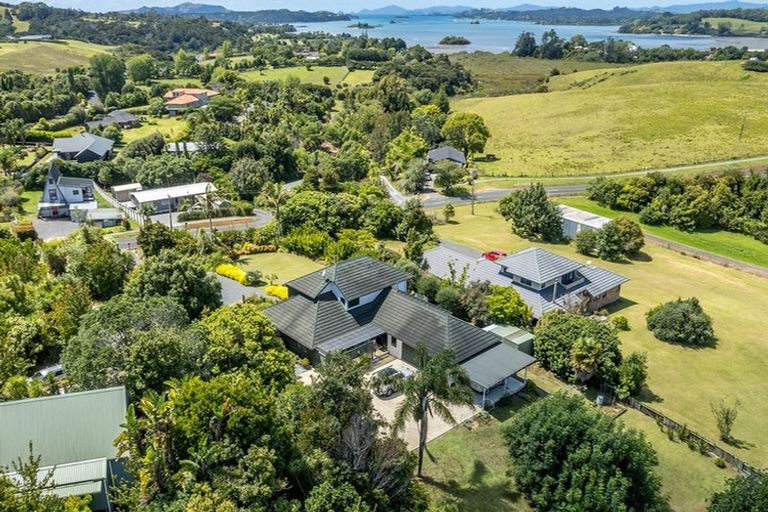 Photo of property in 28 Skudders Beach Road, Kerikeri, 0294