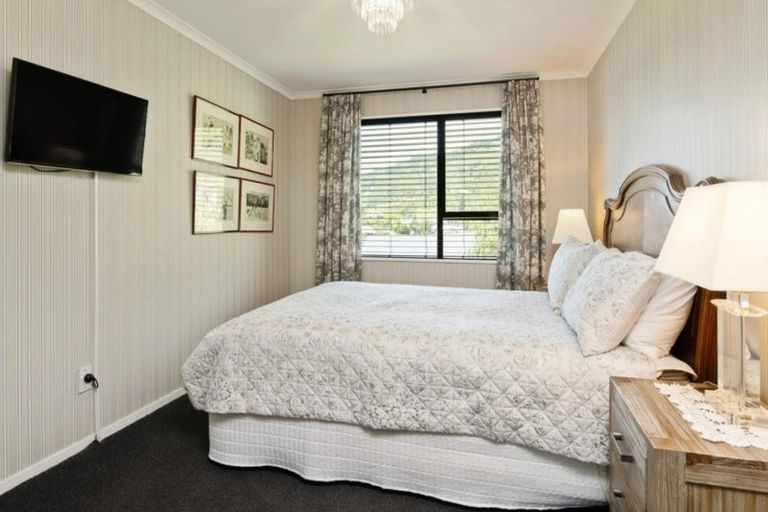 Photo of property in 247a Waikawa Road, Waikawa, Picton, 7220