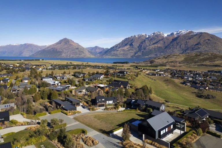 Photo of property in 14 Glenfiddich Road, Jacks Point, Queenstown, 9371