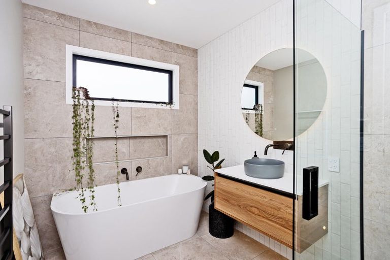 Photo of property in 22 Glenda Place, Seaward Bush, Invercargill, 9812