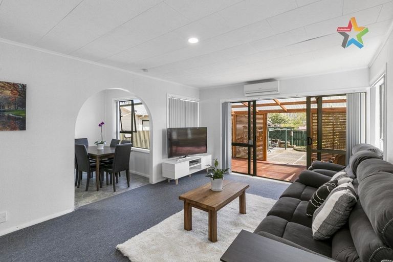 Photo of property in 195 Waddington Drive, Naenae, Lower Hutt, 5011