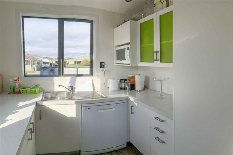 Photo of property in 64 Highfield Terrace, Newfield, Invercargill, 9812