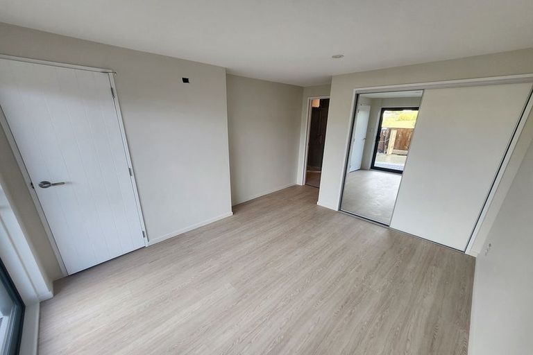 Photo of property in 105 Trias Road, Totara Vale, Auckland, 0629