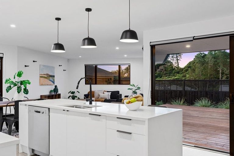 Photo of property in 15 Hayward Place, Ohauiti, Tauranga, 3112