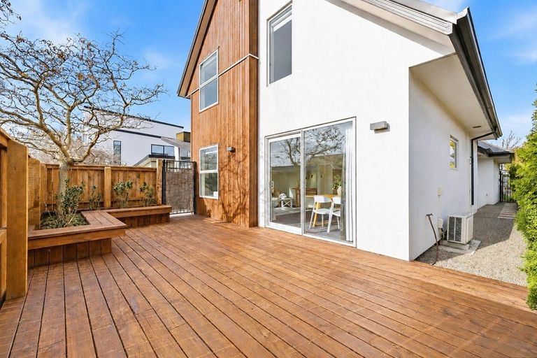 Photo of property in 132 Edgeware Road, St Albans, Christchurch, 8014