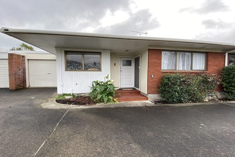 Photo of property in 2/76 Wellington Street, Howick, Auckland, 2014