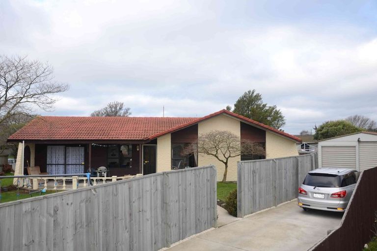 Photo of property in 12 Mchaffies Place, Wainoni, Christchurch, 8061
