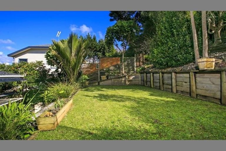 Photo of property in 33 Sequoia Place, Sunnynook, Auckland, 0620