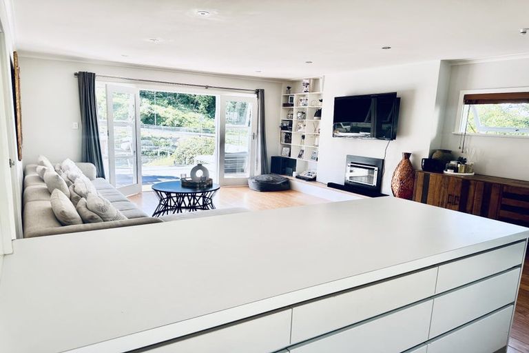 Photo of property in 73 Faraday Street, Hospital Hill, Napier, 4110