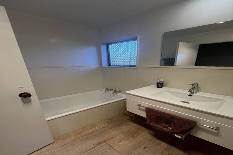 Photo of property in 25 Kaweka Place, Havelock North, 4130