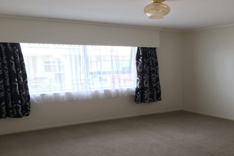 Photo of property in 1/222 Centreway Road, Orewa, 0931