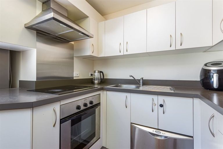 Photo of property in 4/30 Mathesons Road, Phillipstown, Christchurch, 8011