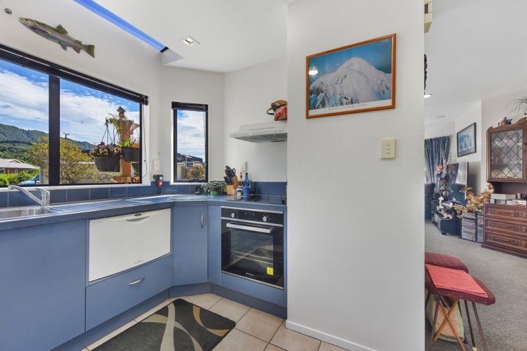 Photo of property in 58 York Street, Picton, 7220