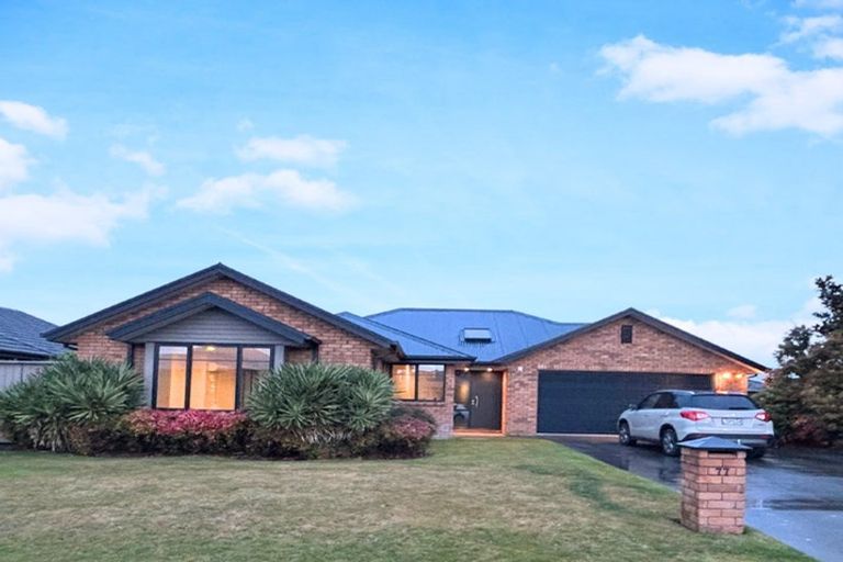 Photo of property in 77 Heathridge Place, Lincoln, 7608