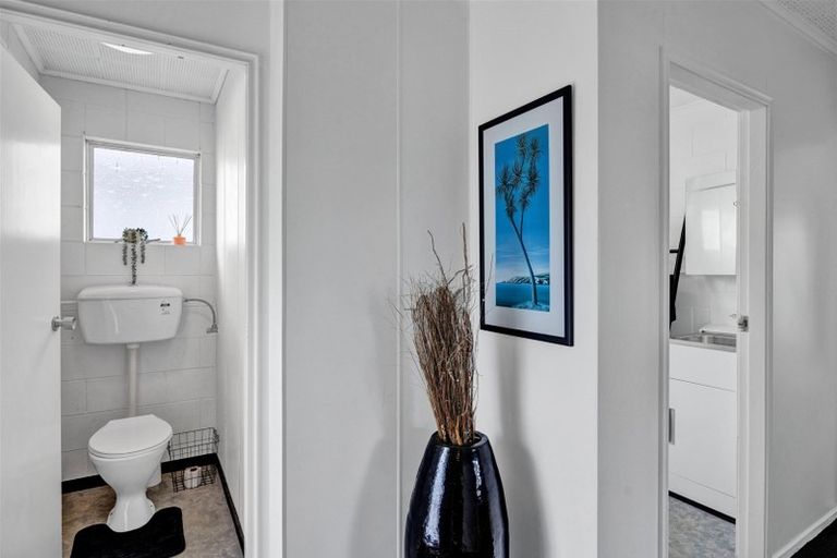 Photo of property in 74a Barrett Street, Westown, New Plymouth, 4310