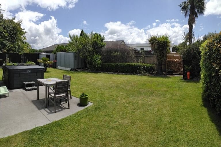Photo of property in 11 Links View Drive, Omokoroa, 3114