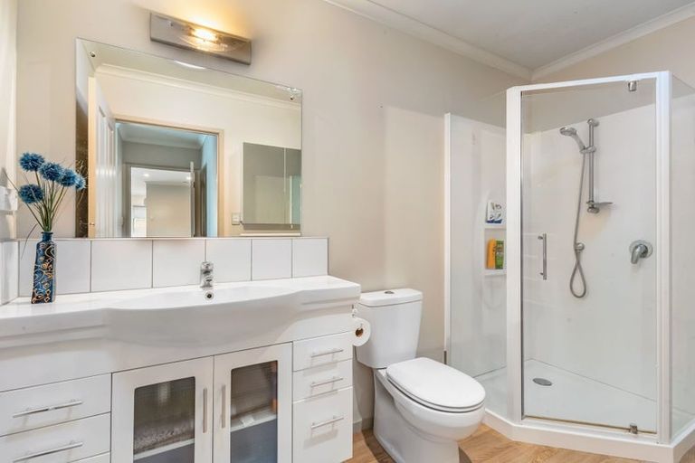 Photo of property in Caversham Park, 2/18 Caversham Road, Westmere, Whanganui, 4501