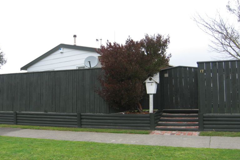 Photo of property in 17 Cargill Grove, Kelvin Grove, Palmerston North, 4414