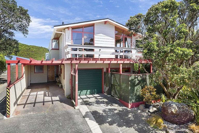 Photo of property in 72 Montreal Grove, Kingston, Wellington, 6021