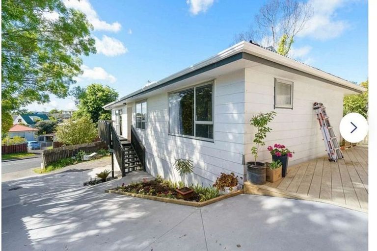 Photo of property in 30 Bellringer Road, Massey, Auckland, 0614