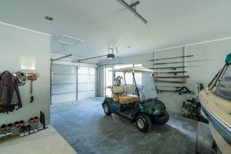 Photo of property in 30 Pukenamu Road, Rainbow Point, Taupo, 3330